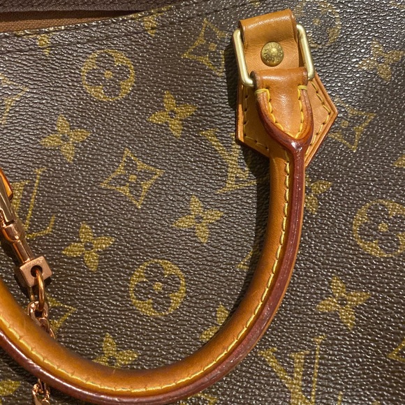 Speedy 30 authentic, comes w/ the dust bag and key 🔐, 💯 authentic ! - Picture 8 of 13